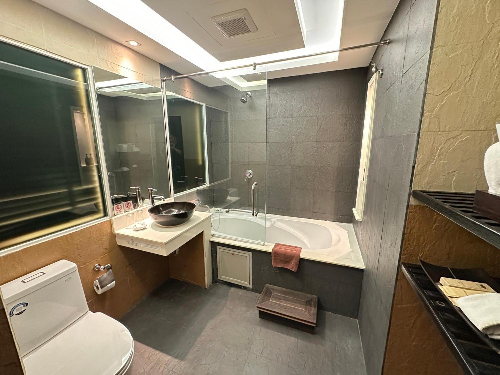 R-Mar Resort And Spa Patong, Phuket Zewnętrze zdjęcie